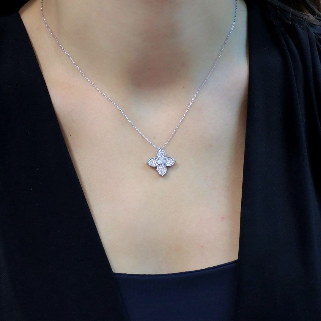 Choice Gümüş Çiçek Kolye Rodyum