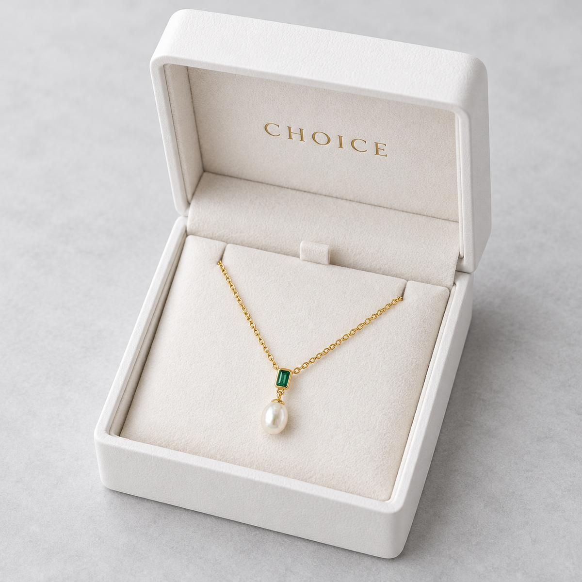 Veralia inci ve zümrüt yeşili taşlı kolye kare CHOICE hediye kutusunda