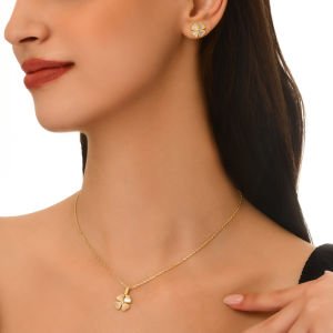 Choice Gümüş Sedef Taşlı Yonca Kolye