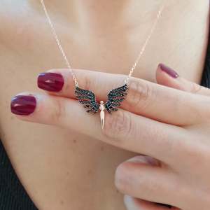 Huzur Meleği Bayan Gümüş Kolye Rose Siyah Taşlı